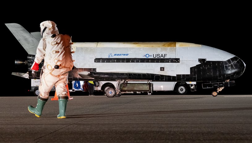 Tajemniczy kosmiczny samolot USA wylądował na Ziemi po 908 dniach na orbicie