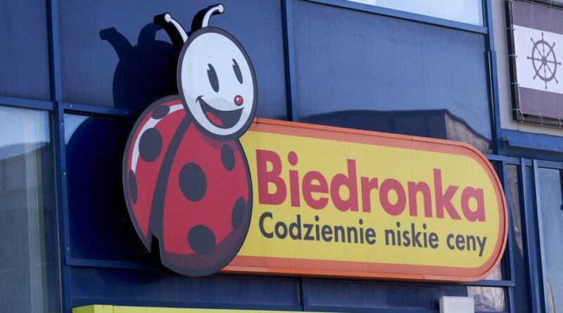 Chcą 1000 zł podwyżki i 30 proc. więcej pracowników. Grożą strajkiem w Biedronce