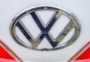 Nowa fala zwolnień w Volkswagenie i Porsche. Pracownicy wyszli na ulice