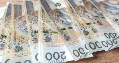 Wigilia, mikołajki, andrzejki, wycieczka dla emerytów. Za co zapłaci ZFŚS – dlaczego nie każdy dostanie tyle samo.