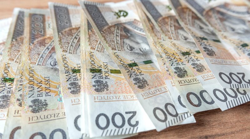 Wigilia, mikołajki, andrzejki, wycieczka dla emerytów. Za co zapłaci ZFŚS – dlaczego nie każdy dostanie tyle samo.